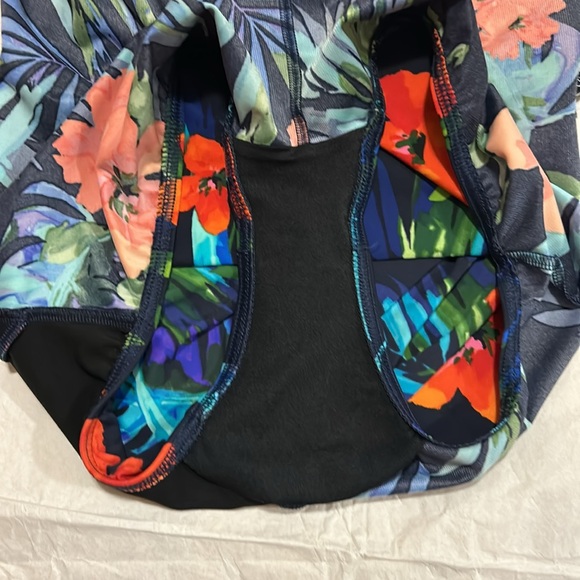 Miraclesuit - Picture 7 of 10